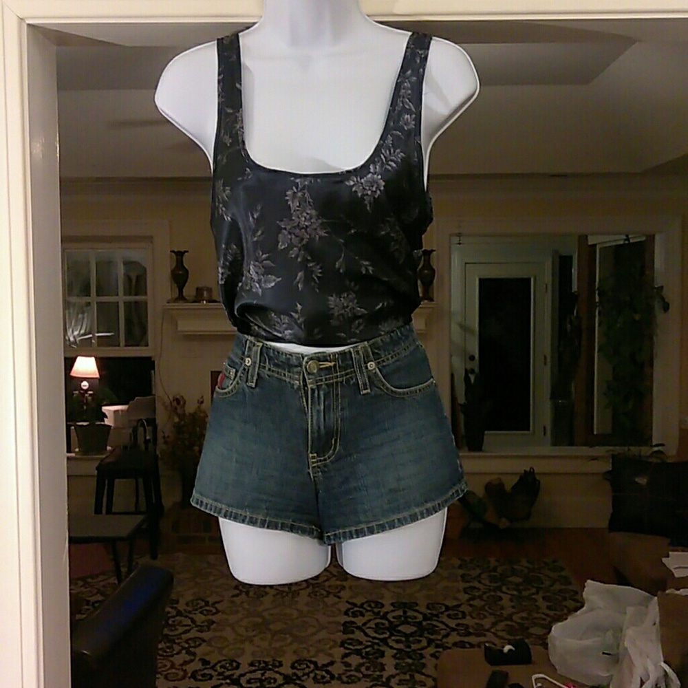 Let me b shorts
